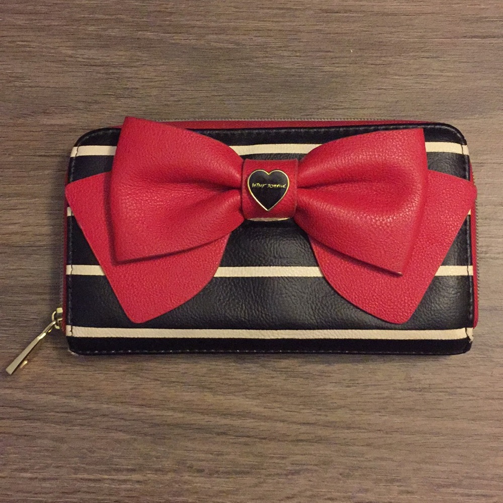 Betsey Johnson wallet